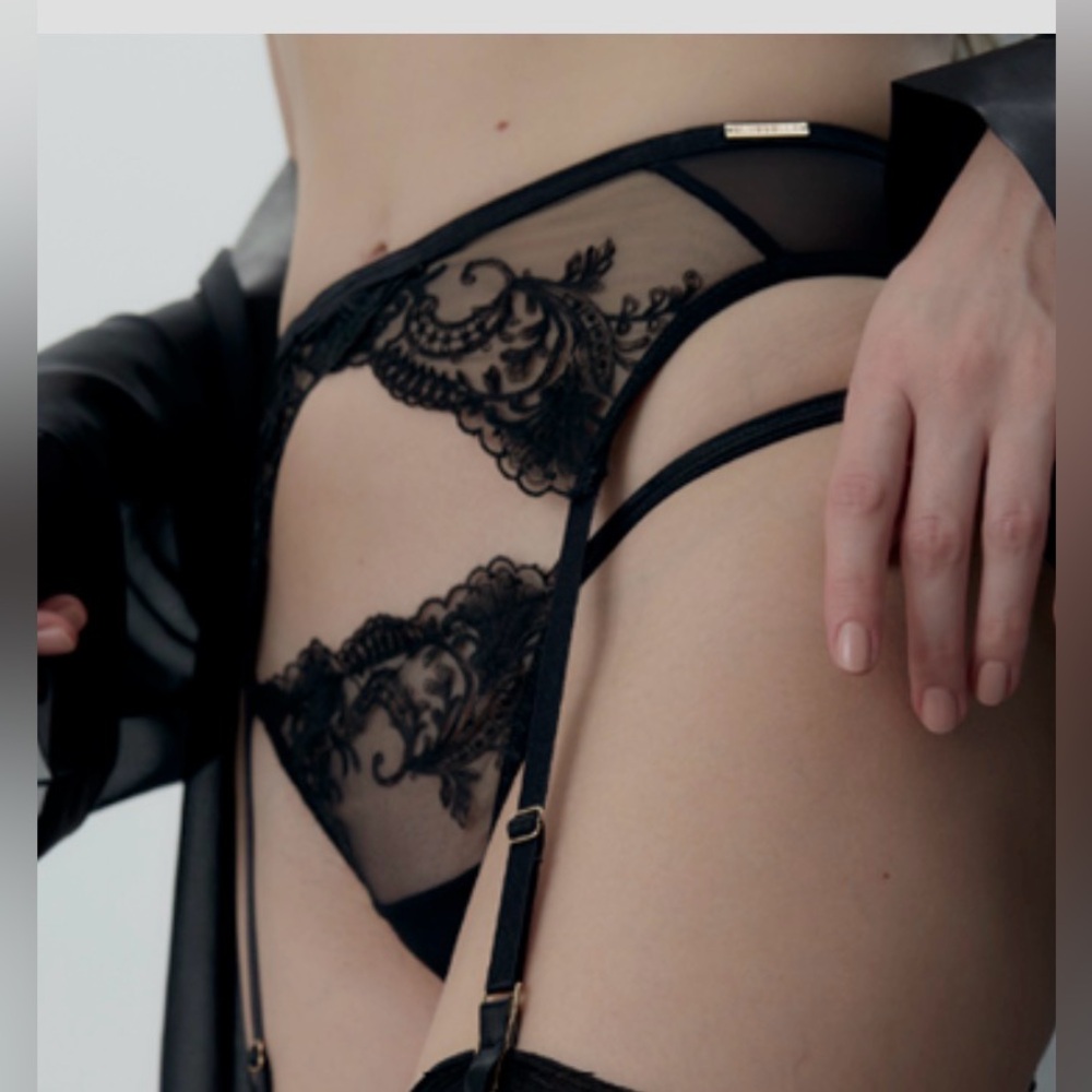 NWOT Bluebella Marseille garter belt in black sz medium 8